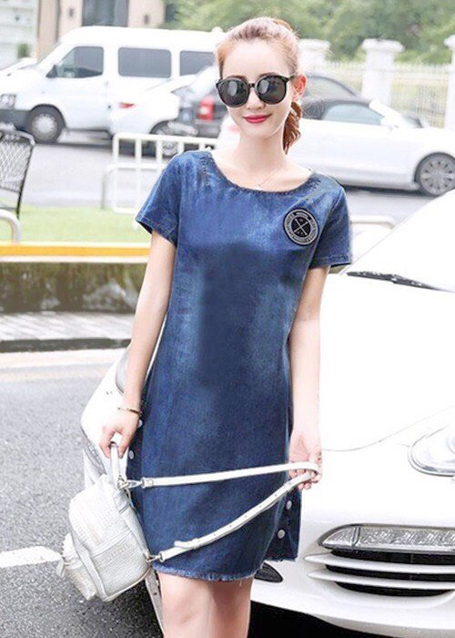 ĐẦM JEAN SUÔNG PHOM A CỔ TRÒN ĐÍNH LOGO